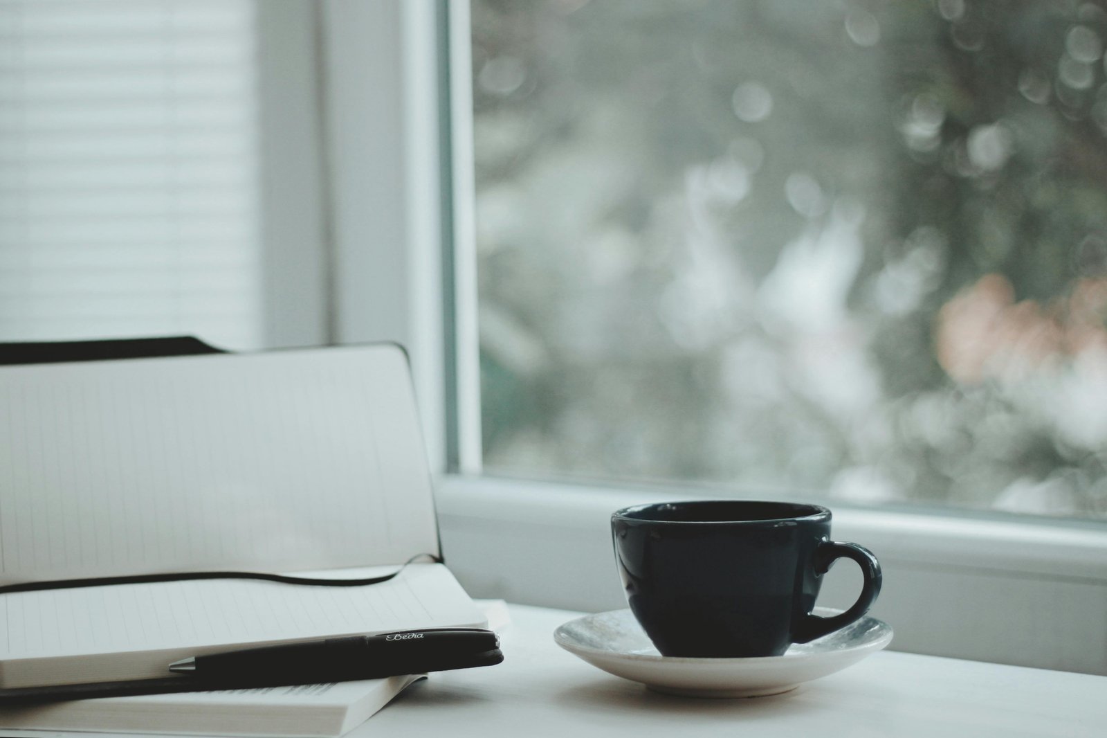 A minimalist coffee-themed high-resolution wallpaper, 53 of 63.
